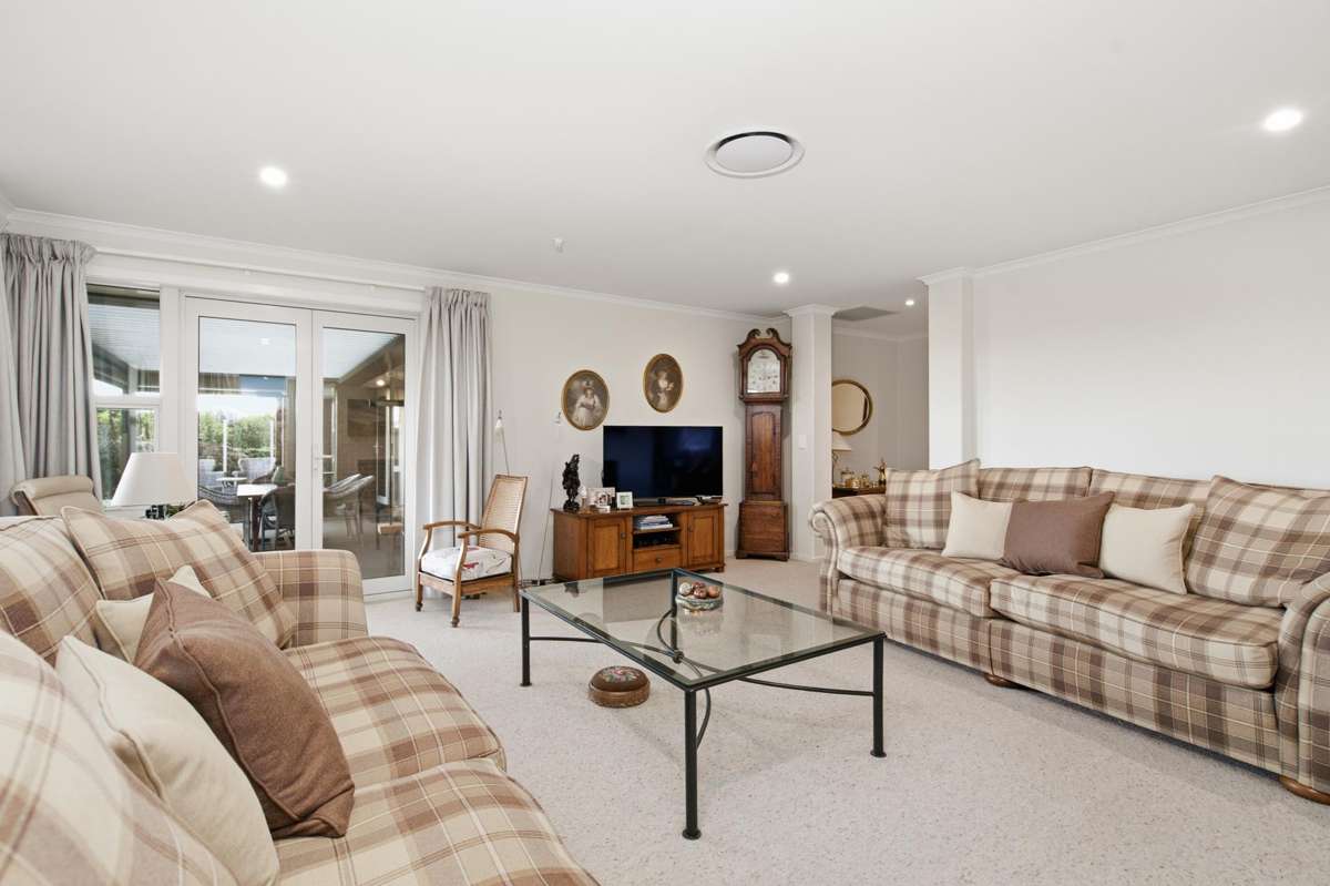 111 Southfield Drive_5