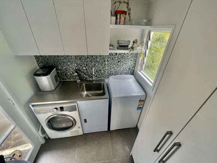 2/24 Lauderdale Road Birkdale_13