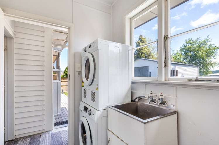 13 Lake Road Mangakino_24