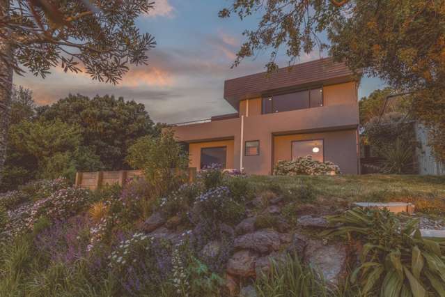 Spacious home with amazing views!