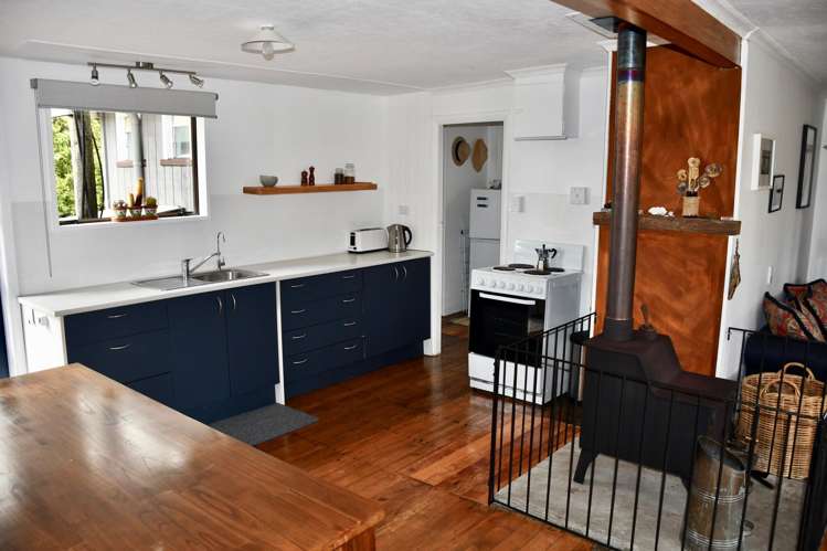 2 Hunter Street Karamea_11