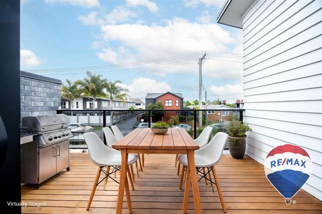 2/10 Charlemont Street Whitiora_2