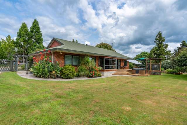 Family Lifestyle Haven in the Heart of Te Kowhai!