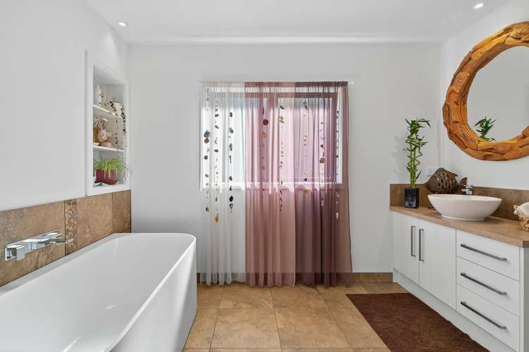 44 Heron Avenue East Matua_15