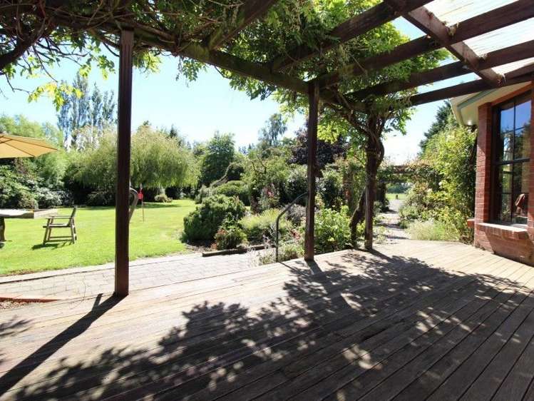 15 Toogood Road Winton Surrounds_11