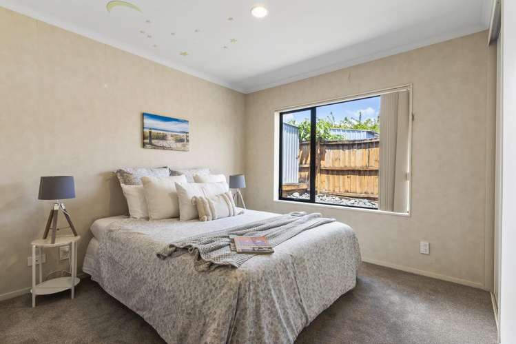 4 Greta Banks Place Wattle Downs_18