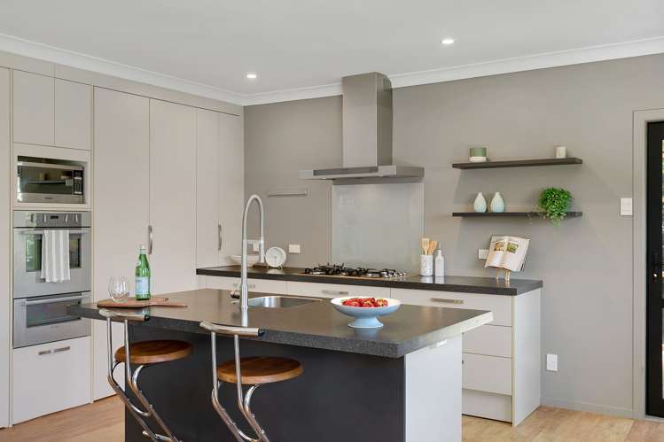 9 Richard Street Titahi Bay_6