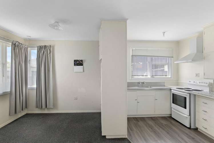 1 & 2/25 Marion Street Silverstream_9