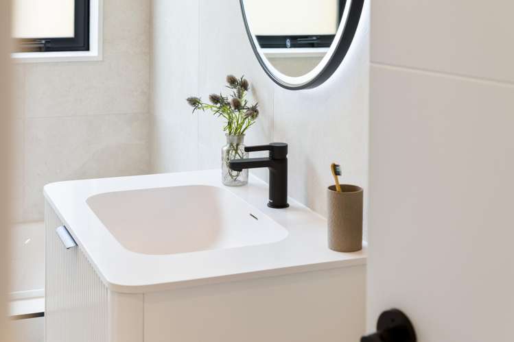 386 Te Taruna Drive Milldale_18