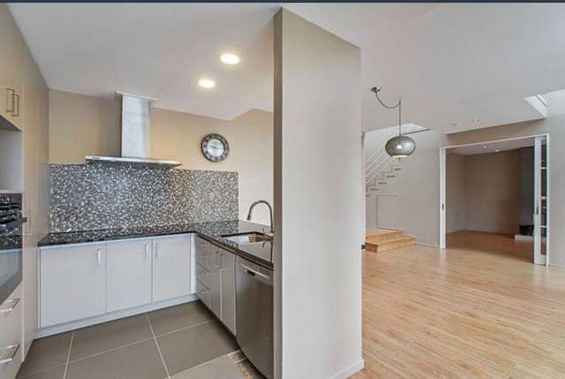 3/19 Waiatarua Road Remuera_3