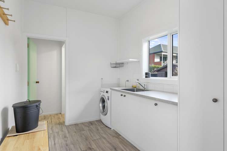 21 South Terrace Darfield_13