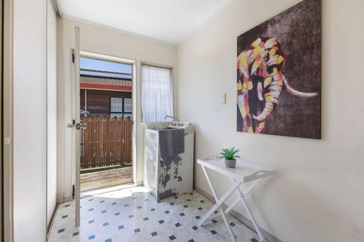 17 & 17A Heathridge Place Burswood_21