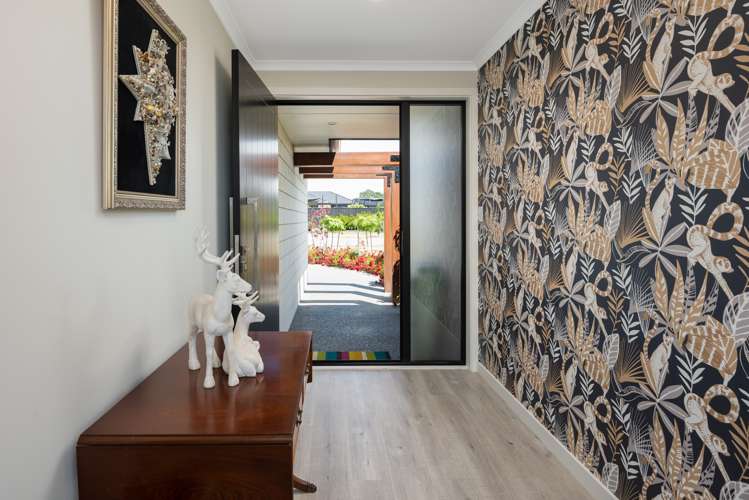 6 Spitfire Drive Burleigh_14