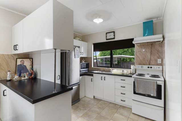 8 Zurich Place Manurewa_1