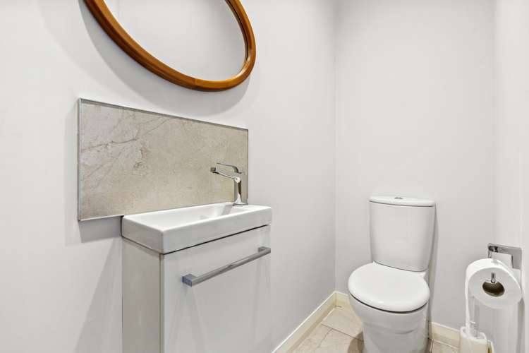 32 Bentinck Avenue Strathmore Park_12