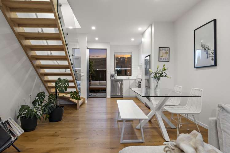 12/82 East Coast Road Milford_6