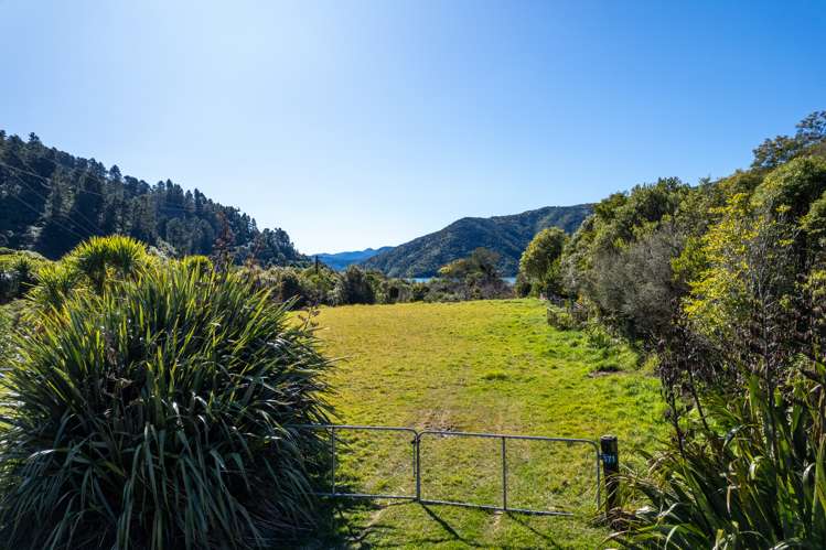 571 Port Underwood Road Whatamango Bay_9