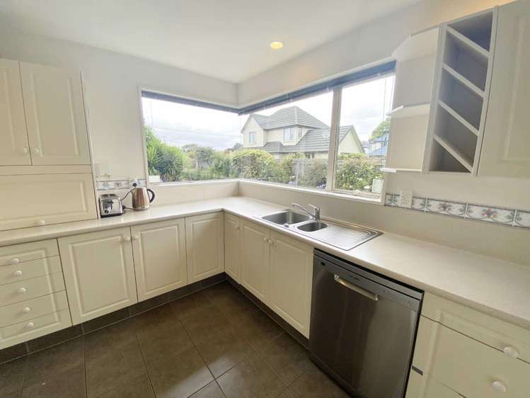 2/37 Avonhead Road Avonhead_2