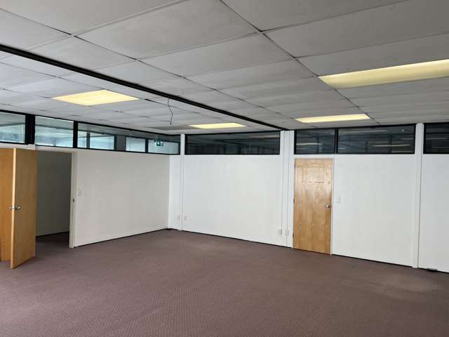 6 Lyttelton Avenue Porirua_1