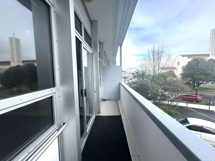 1H/3 Shakespeare Road Napier South_9