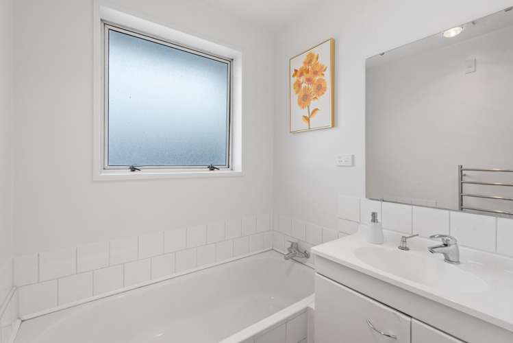 2/11 Peckham Lane Woolston_9