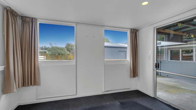21 Holton Road Amberley_6
