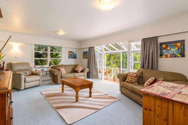 39 Sunrise Boulevard Tawa_9