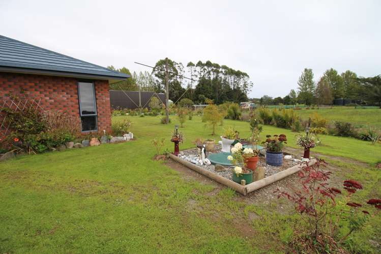 17 Gold Nugget Road_2