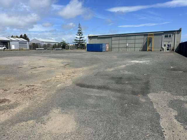 Workshop with secured yard