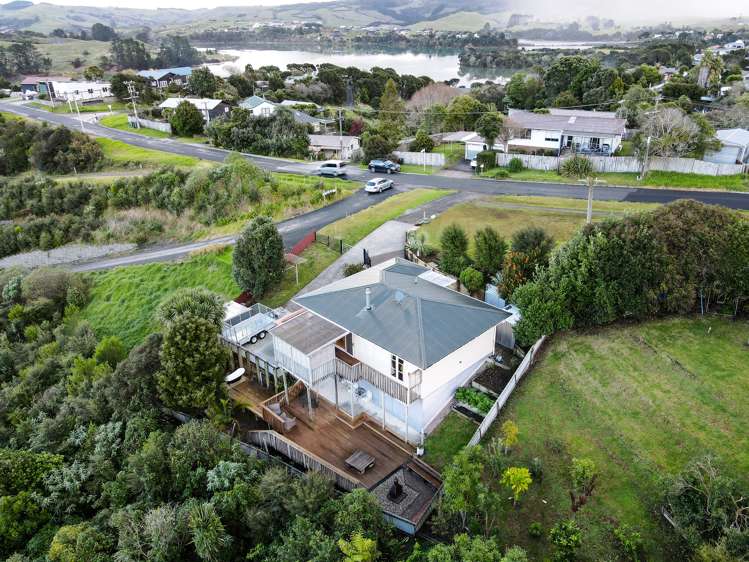 2 Point Street Raglan_24