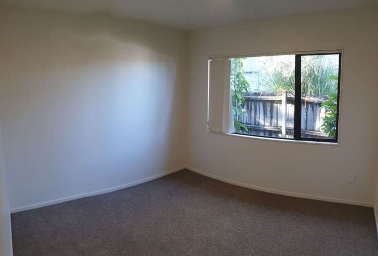 22 Baulcomb Parade Windsor Park_11