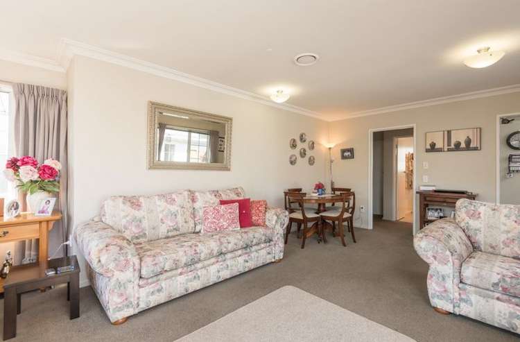 2/27 Exeter Street Stoke_6