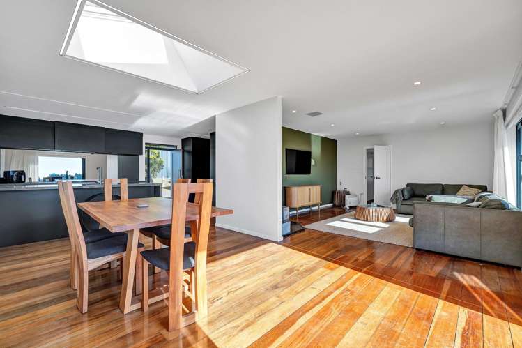 1384 Egmont Road Egmont Village_24