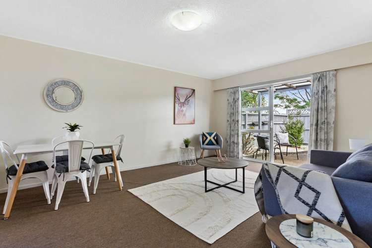 2/200 Chivalry Road Glenfield_2