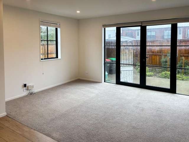 1/25 Bunyan Street Waltham_2