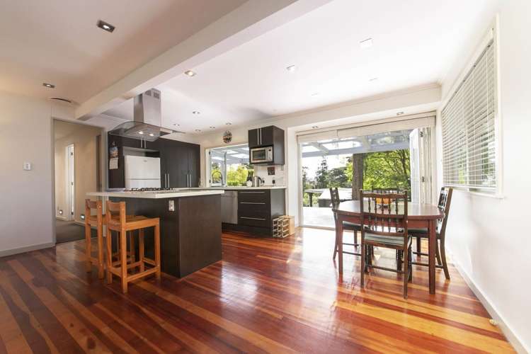 35 Derwent Crescent Titirangi_7