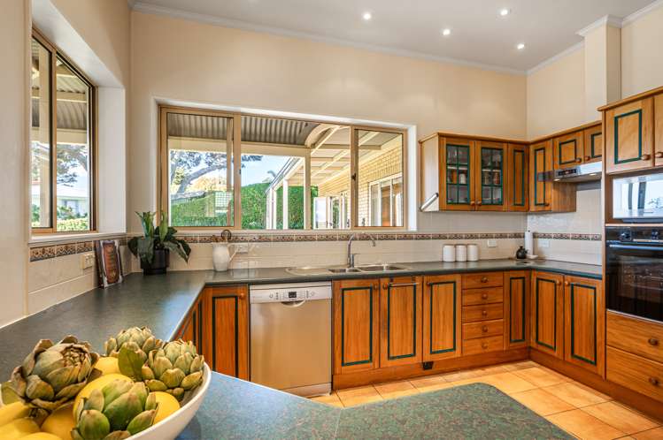 8 Fallsbrook Lane Mangere Bridge_10