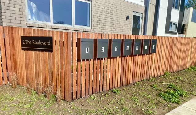 4/2 The Boulevard Sunnyhills_2