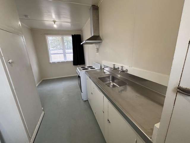 715 Kiwi Street 10476_1