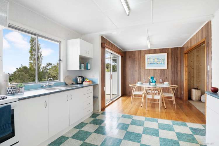 438 Huia Road Laingholm_6