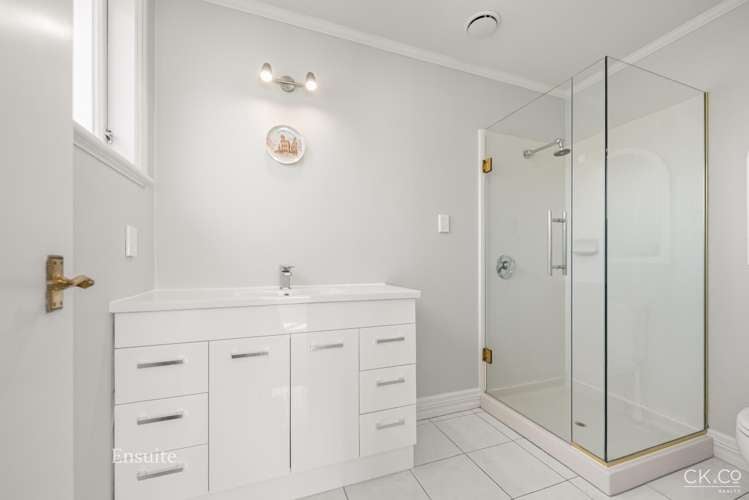 4/125 Woburn Road Woburn_13