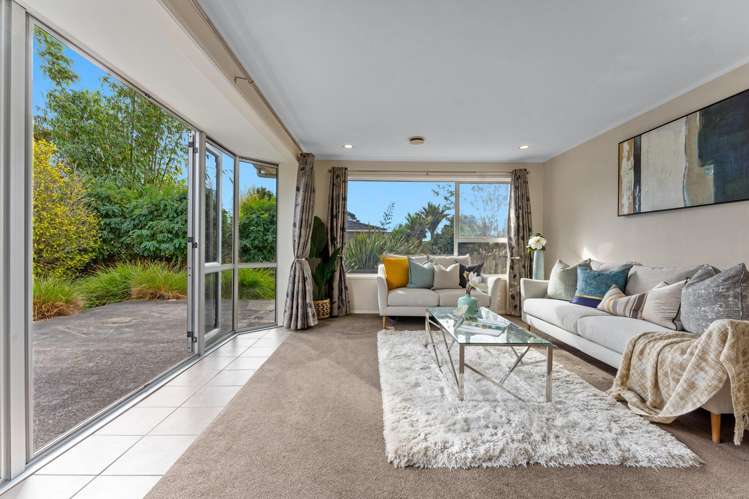 12 Towra Place Botany Downs_7