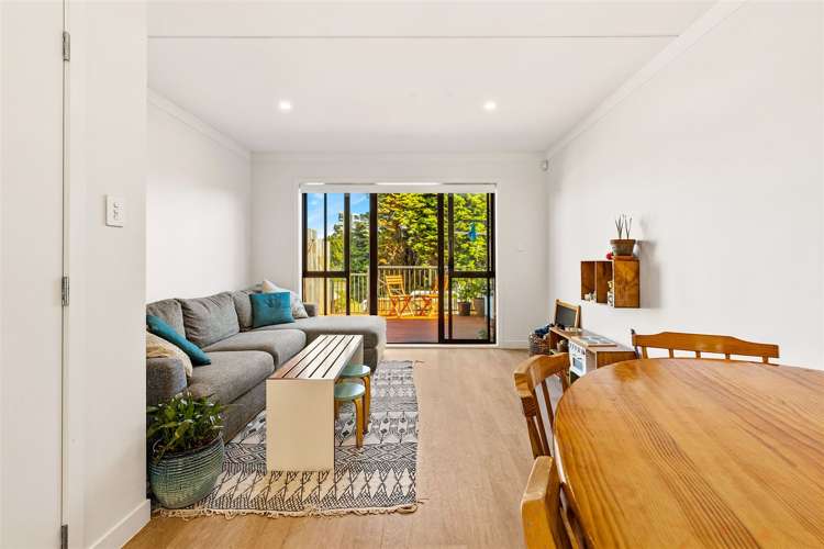 4/2 Brandon Road Glen Eden_5