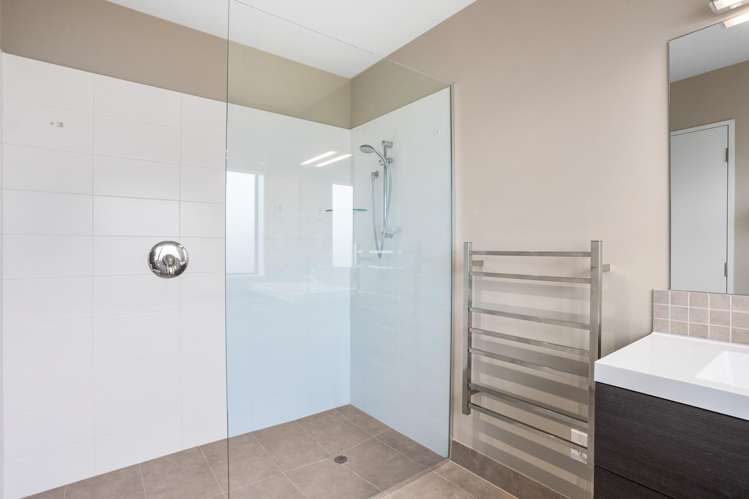 38 Royalle Mews Botany Downs_10