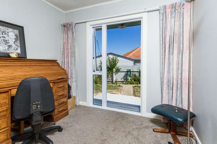 6 Lemari Avenue Stoke_14