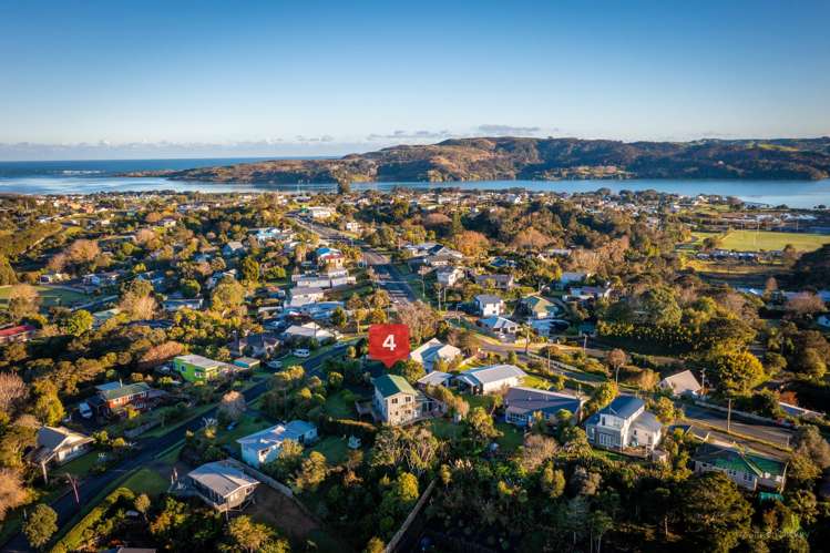 4 Robertson Street Raglan_17