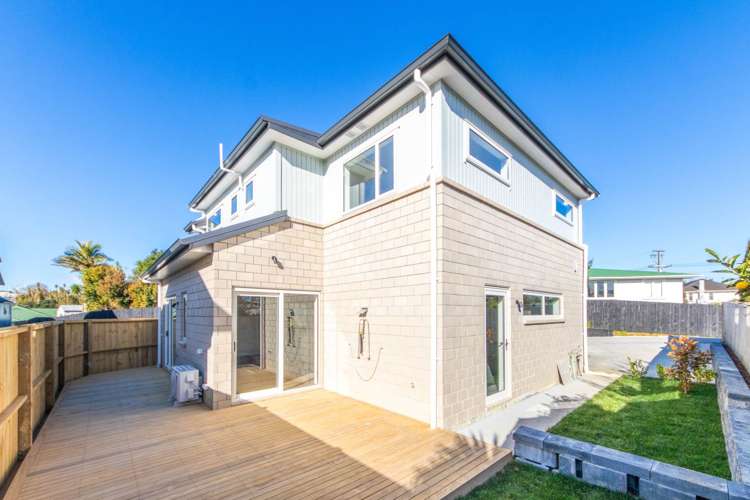 5a Quiet Street Te Atatu South_1