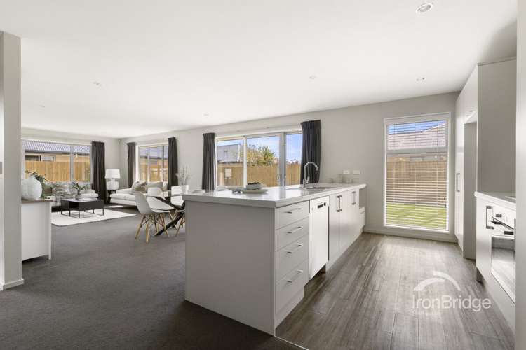 20 Saint Adela Place_2