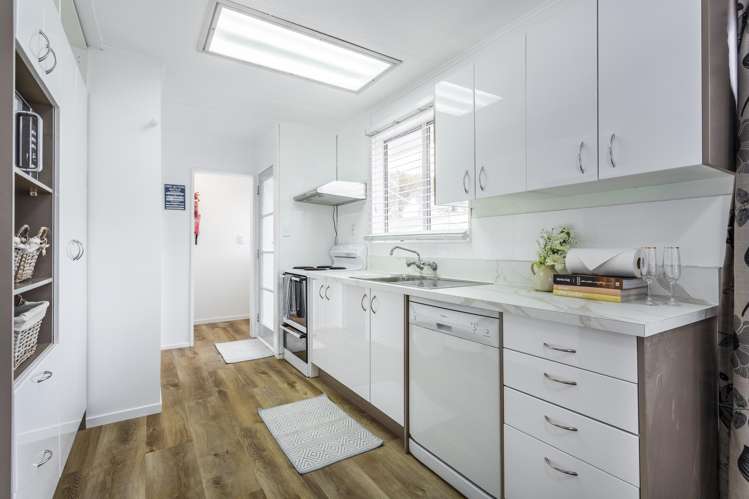 25 Clapham Grove Stokes Valley_7