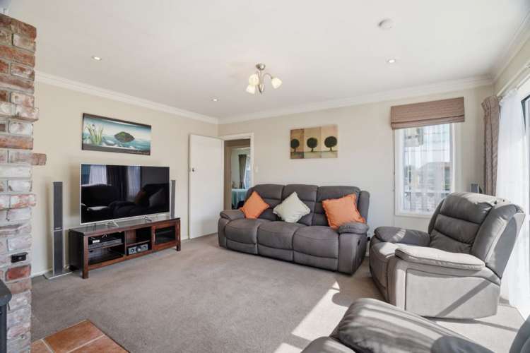 37 Dunstan Crescent Hornby_7